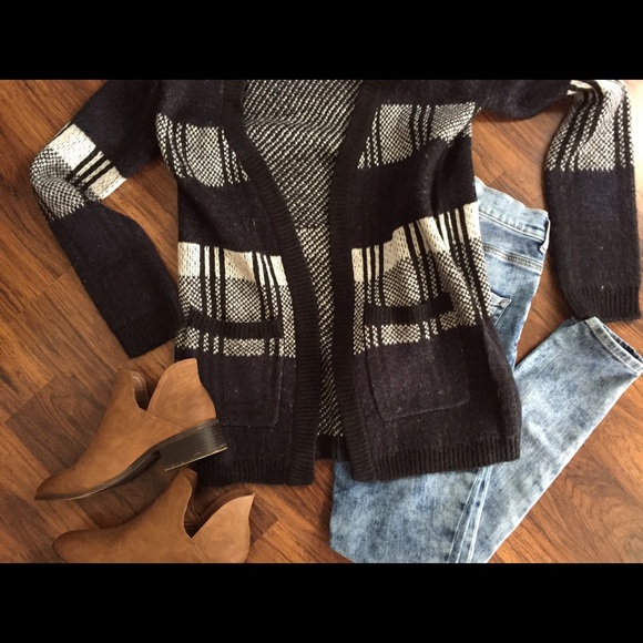 ✖️✖️Cloud Chaser Cardigan - Picture 3 of 5