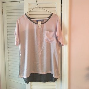 Simply Vera short sleeve top.