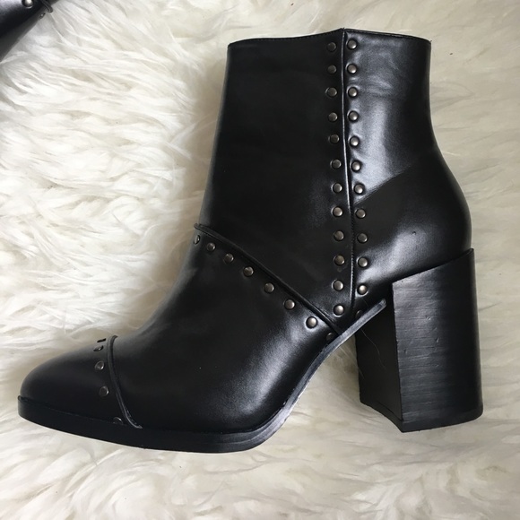 • Report studded chunky heel booties • - Picture 2 of 6