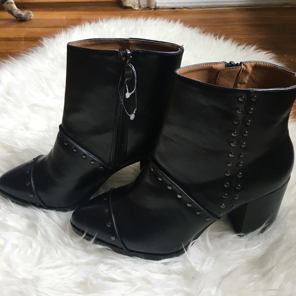 • Report studded chunky heel booties • - Picture 3 of 6