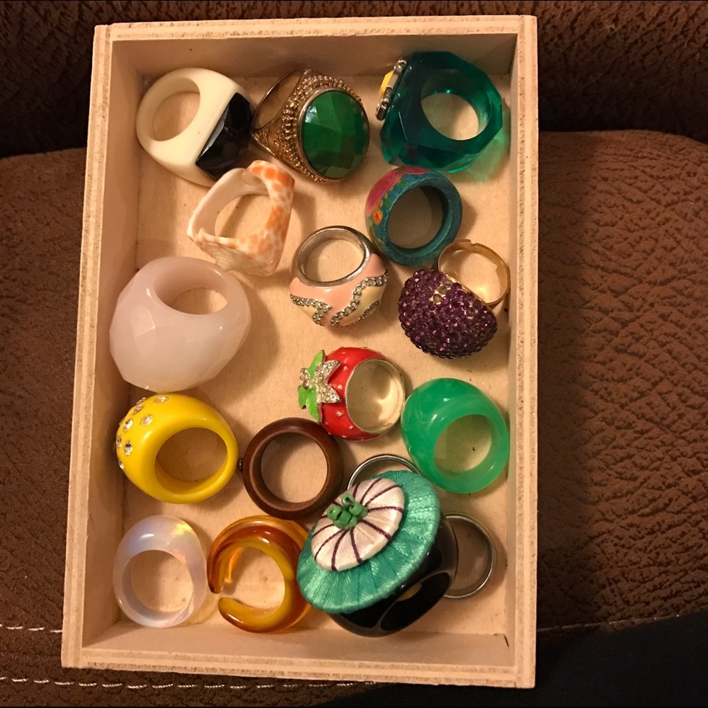 15 costumes rings