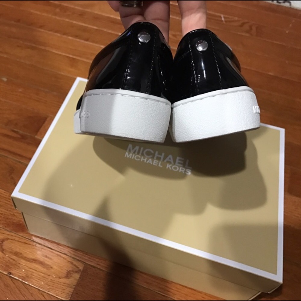 NWB Michael Kors Slip on Sneaker in Black - Picture 4 of 6