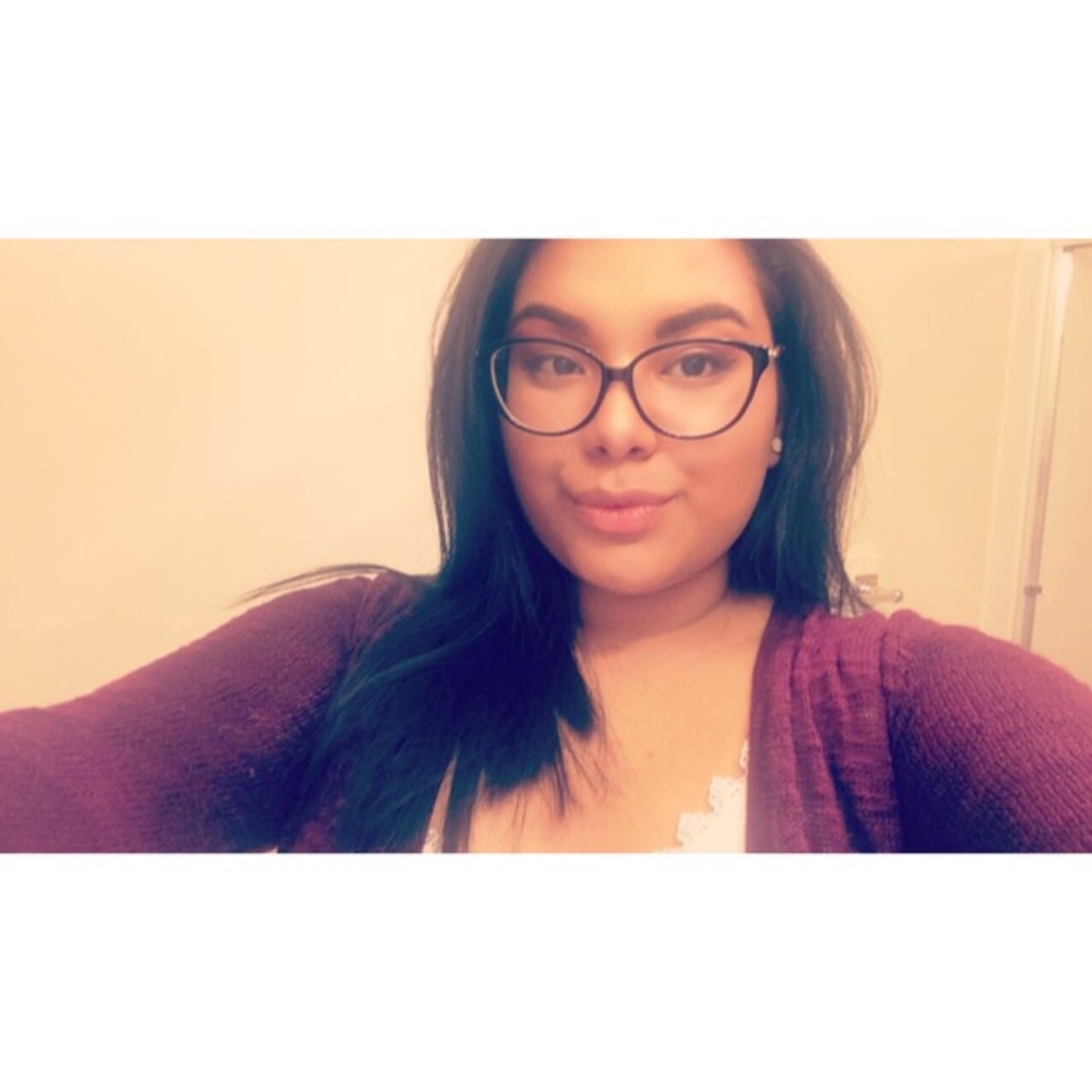Meet your Posher, Alejandra