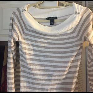 Super cute glittery gold and cream shirt!