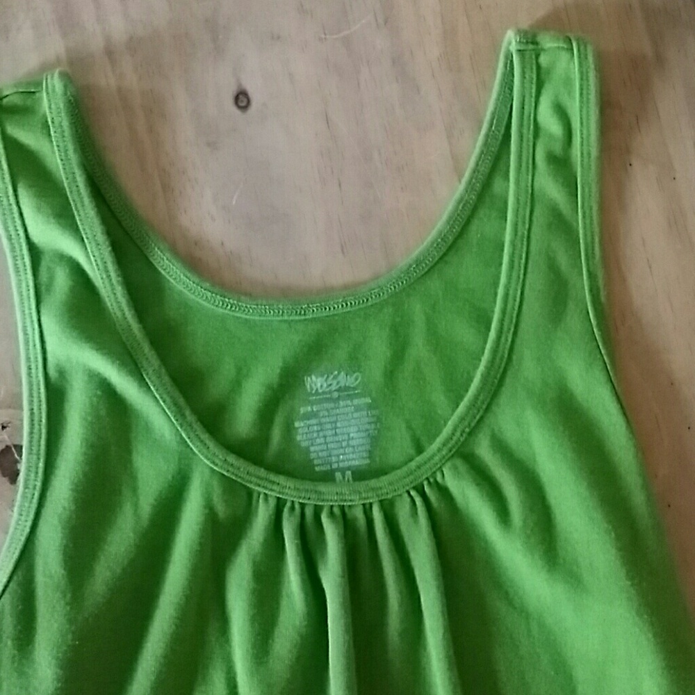 Spring green tank - Picture 2 of 3