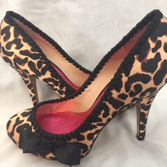 ❌SOLD❌ Betsey Johnson Nelson Leopard Print Pumps - Picture 4 of 8