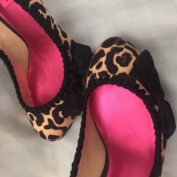 ❌SOLD❌ Betsey Johnson Nelson Leopard Print Pumps - Picture 5 of 8