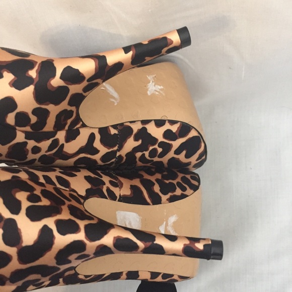 ❌SOLD❌ Betsey Johnson Nelson Leopard Print Pumps - Picture 7 of 8