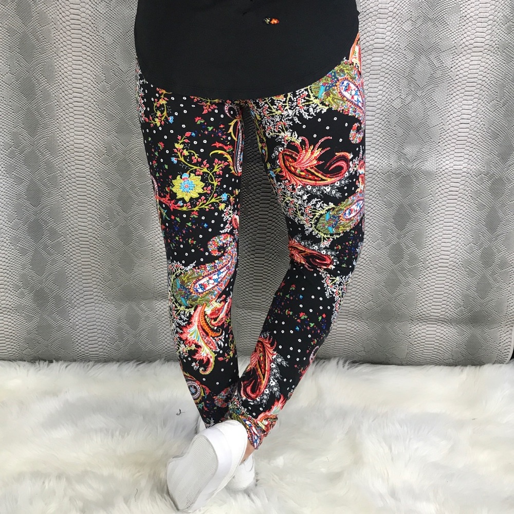NOW IN PLUS ! Bright Paisley butter soft leggings - Picture 8 of 8
