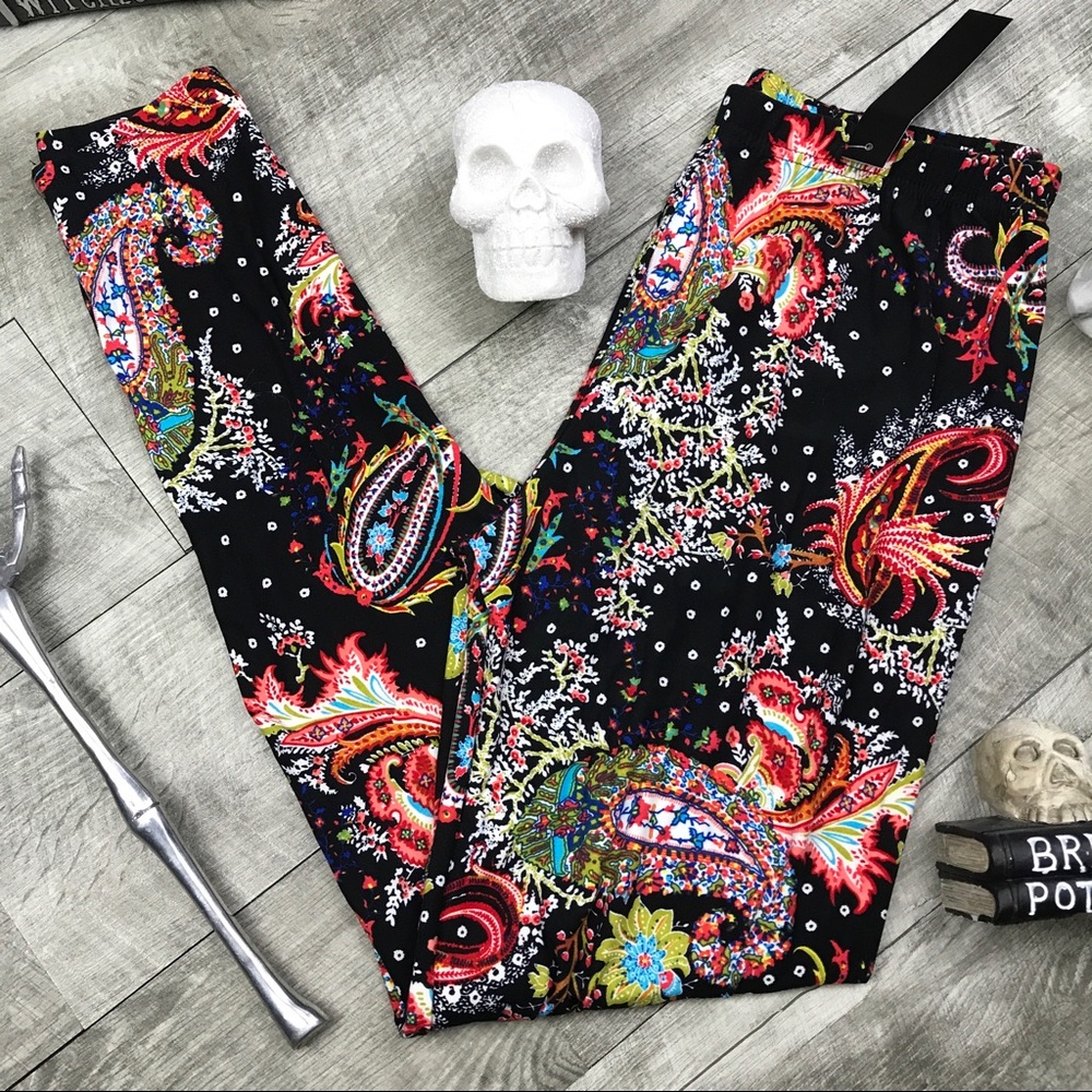 NOW IN PLUS ! Bright Paisley butter soft leggings - Picture 1 of 8