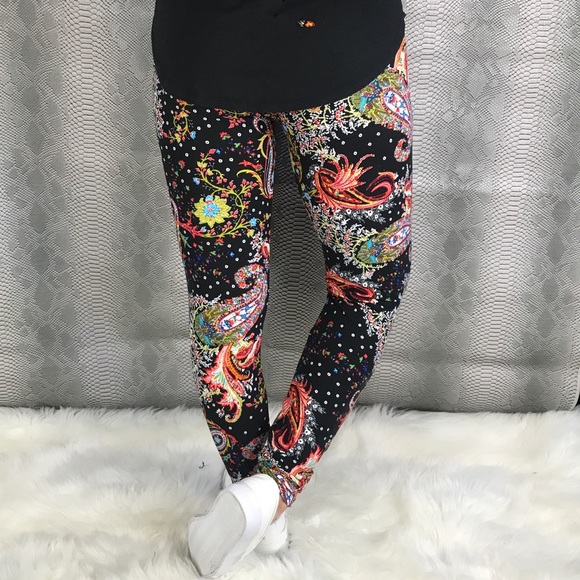 NOW IN PLUS ! Bright Paisley butter soft leggings - Picture 8 of 8