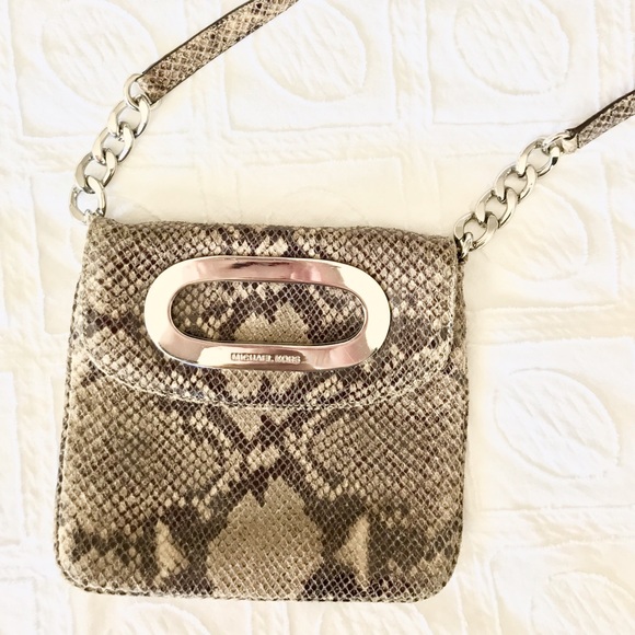 Michael Kors Crossbody in Snakeskin Leather - Picture 6 of 7