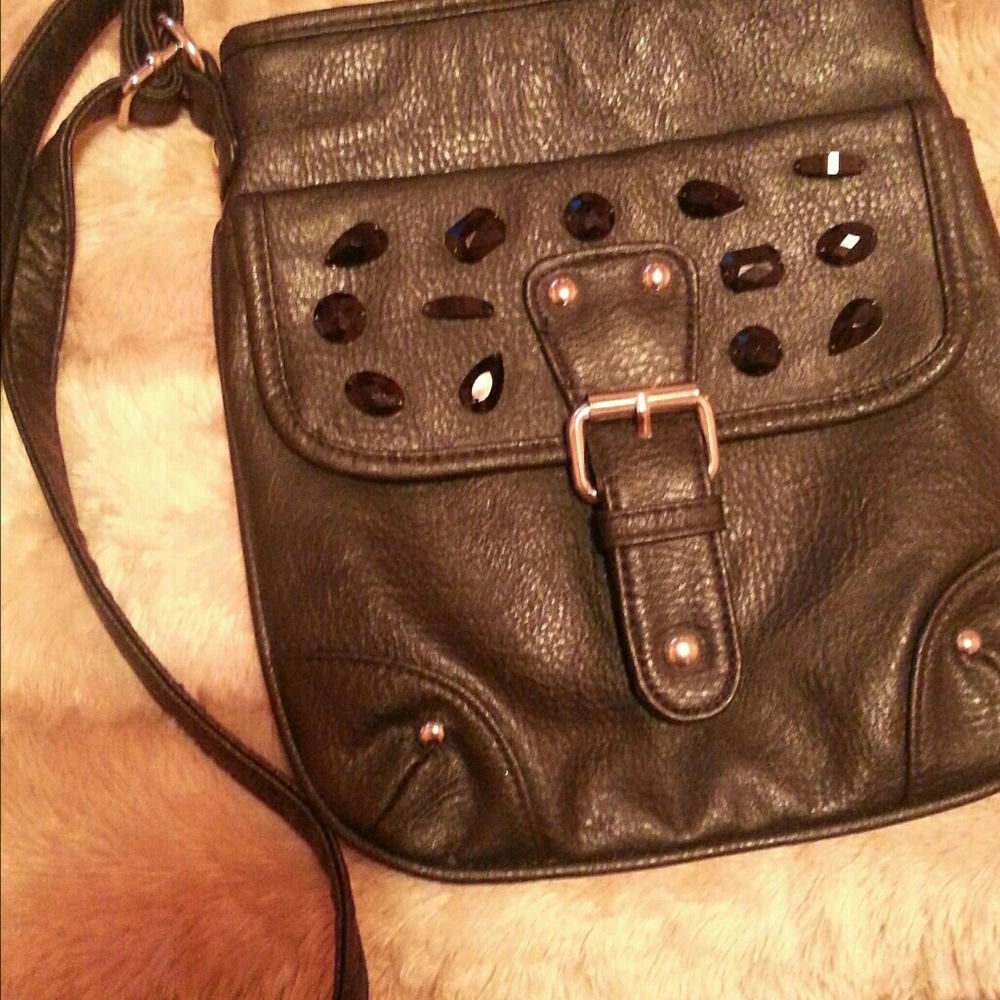 Black, crossbody messenger  :#!