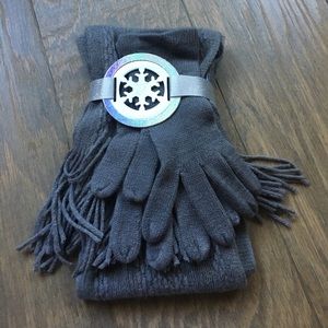 Knit scarf and gloves NWT