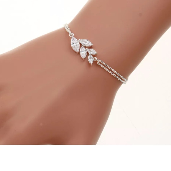 # 62. Delicate Pretty Double silver plated chain bracele - Picture 1 of 7