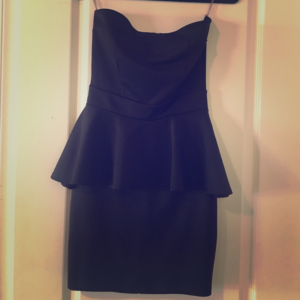 Forever 21 Peplum Tube Top Dress M