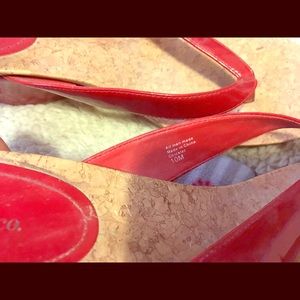 Red and cork material wedges