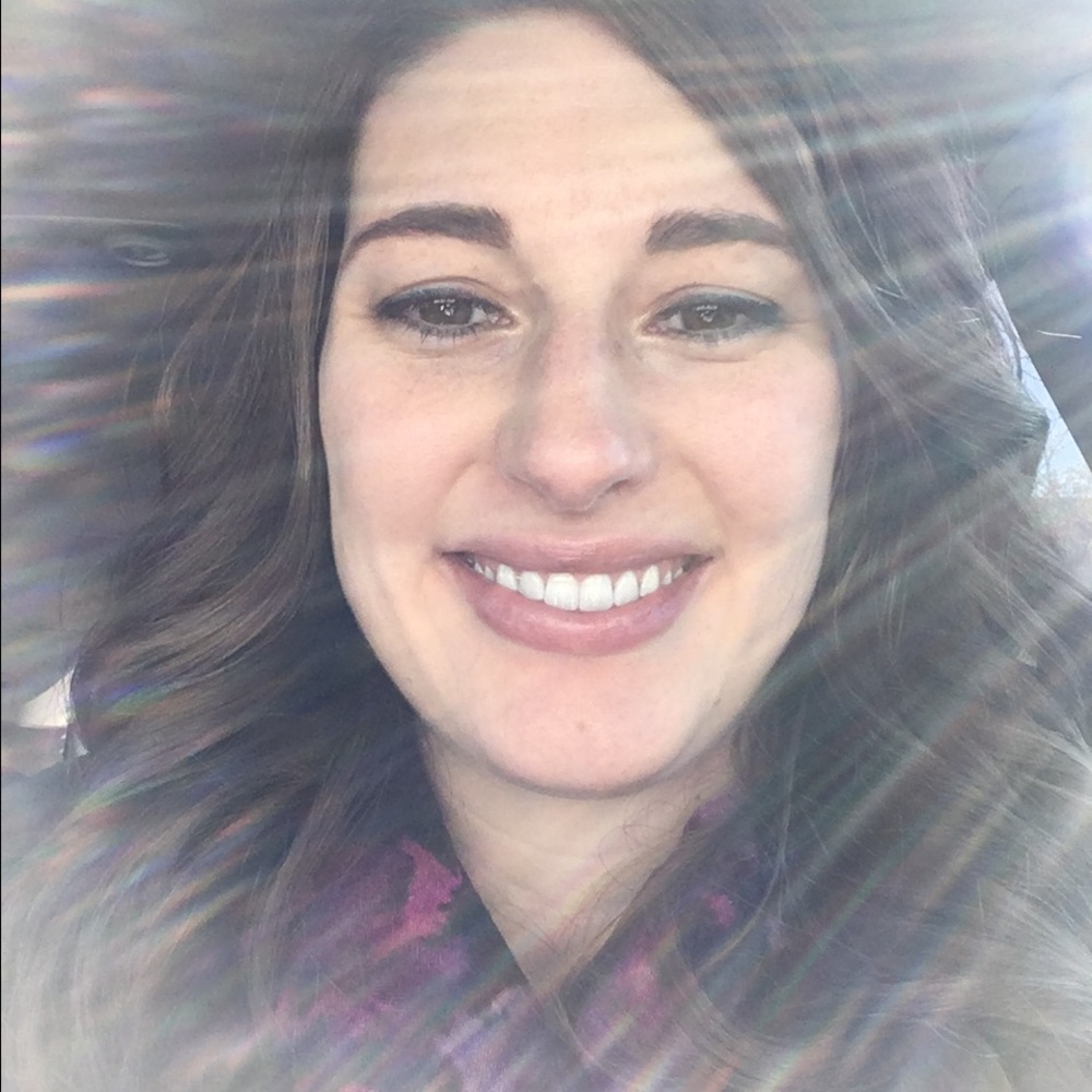 Meet your Posher, Elizabeth