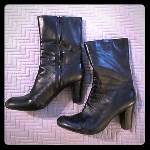 Black leather Nine West mid calf boot