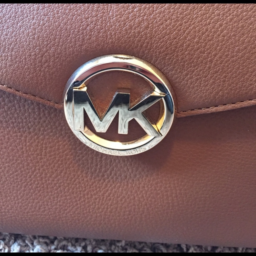 Michael Kors Luggage Satchel w/ long strap - Picture 2 of 8