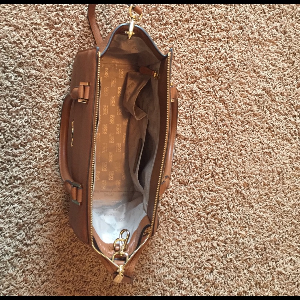 Michael Kors Luggage Satchel w/ long strap - Picture 6 of 8