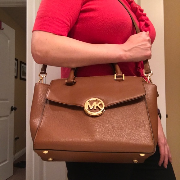 Michael Kors Luggage Satchel w/ long strap - Picture 8 of 8