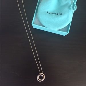 Interlocking Circles Pendant