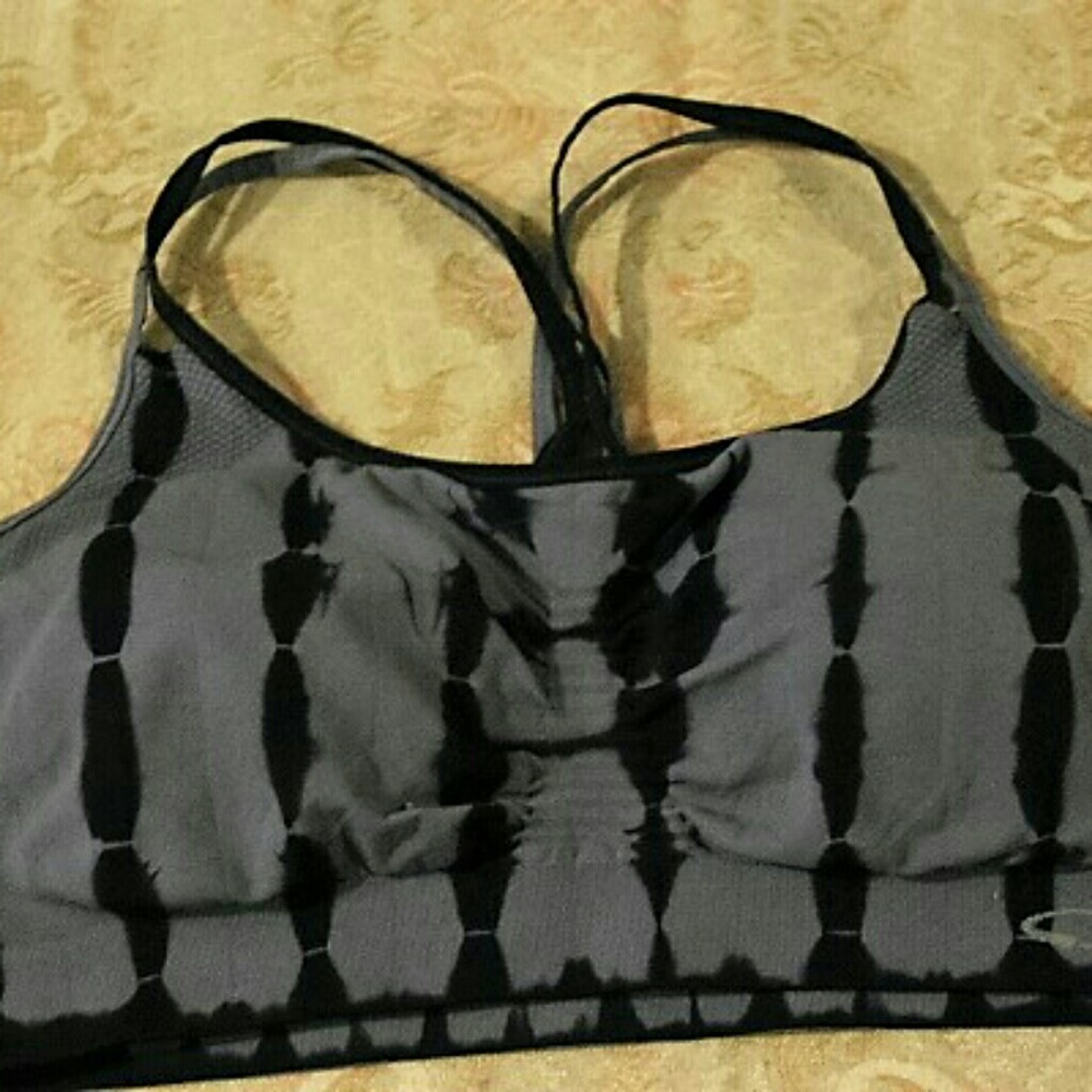 Black/gray sports bra