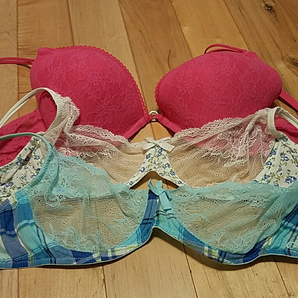 Super cute gilly hicks  bras.