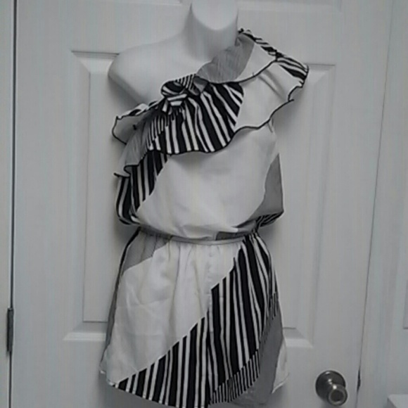 Maxi Rave One Shoulder Romper - Picture 2 of 4