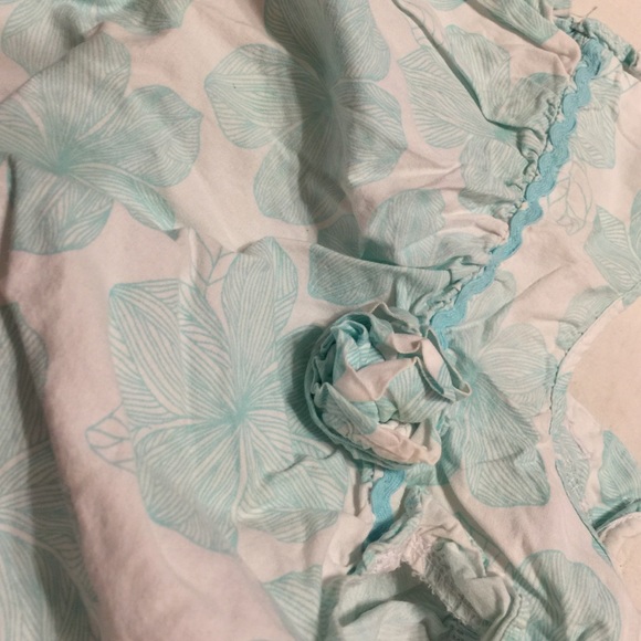 Adorable dress with diaper cover! - Picture 2 of 4