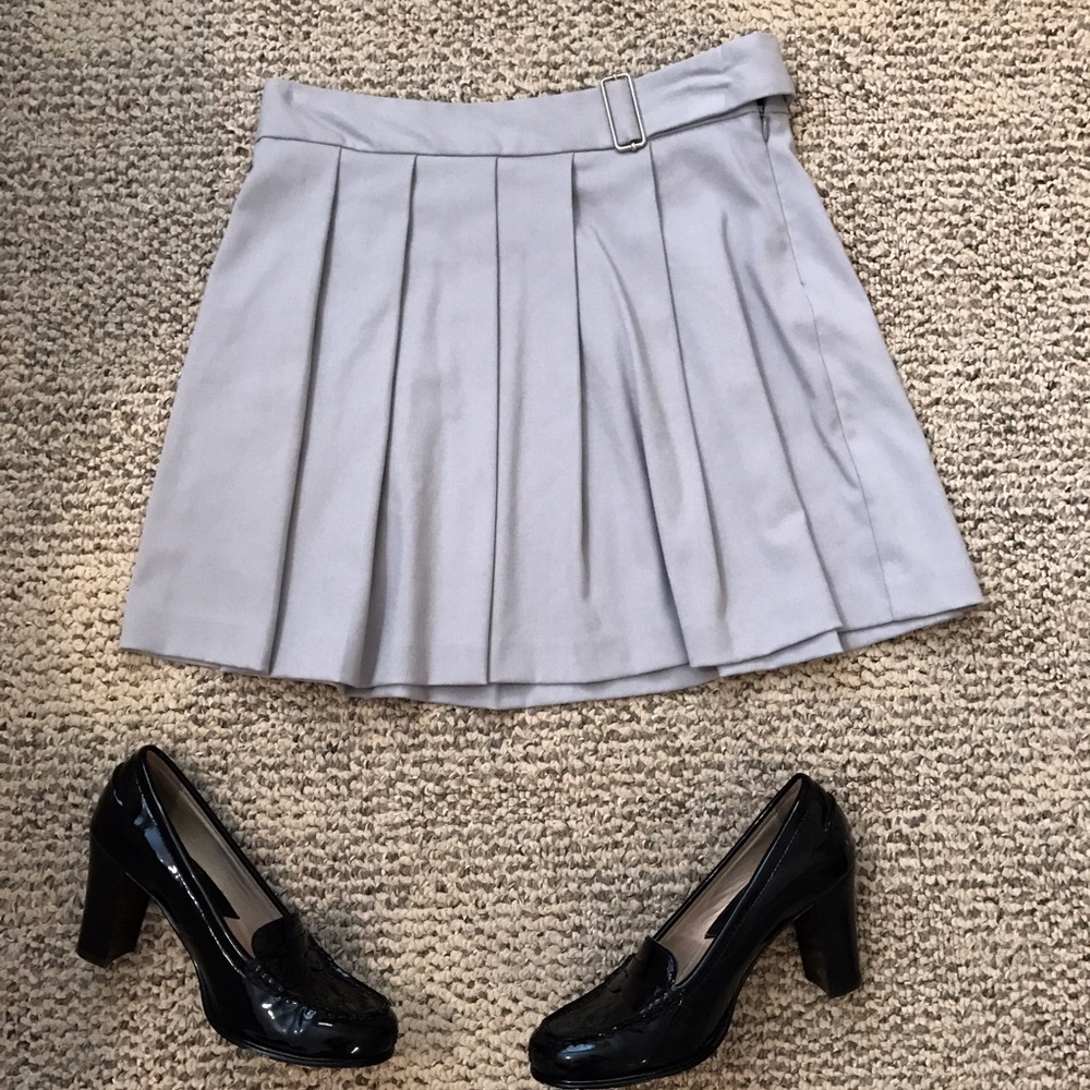 Grey belted pleated skirt - Picture 2 of 3