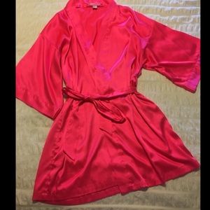 Satin VS robe