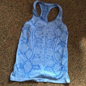 Lululemon tank