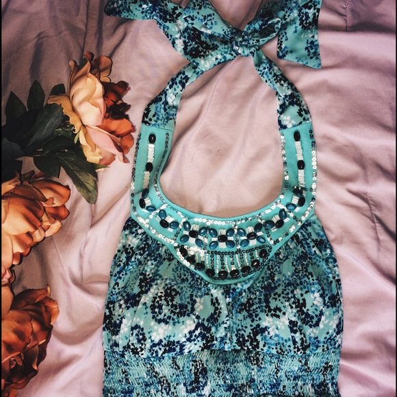 Halter dress - Picture 5 of 6