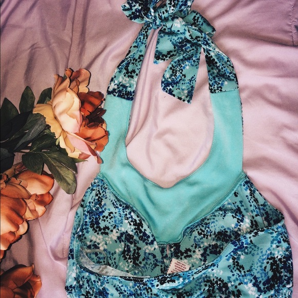 Halter dress - Picture 4 of 6