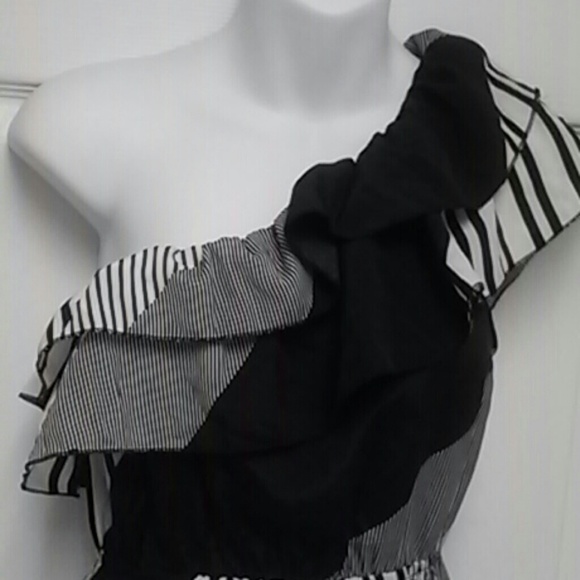 Maxi Rave One Shoulder Midi Dress - Picture 2 of 3