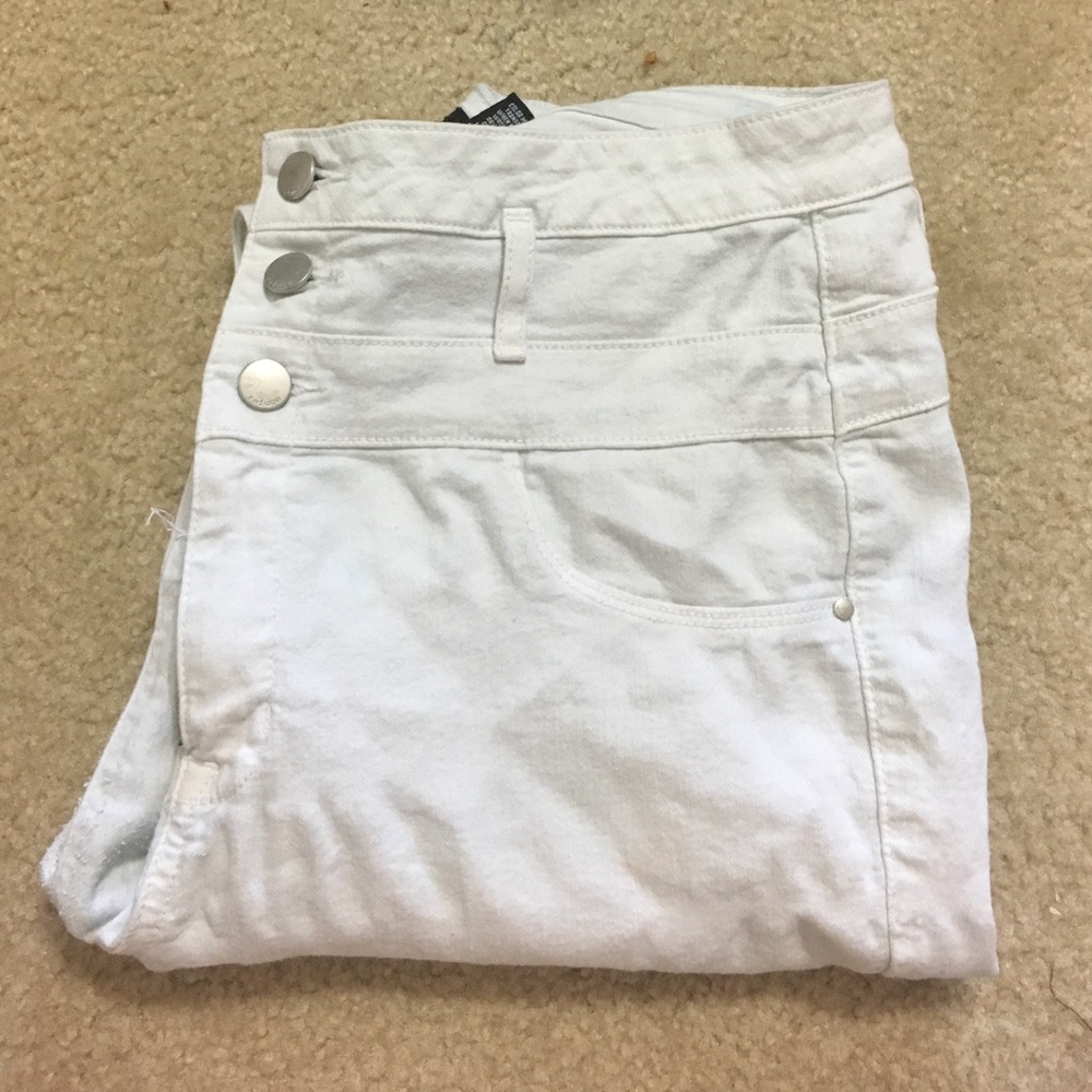 high-wasted white skinny jeans