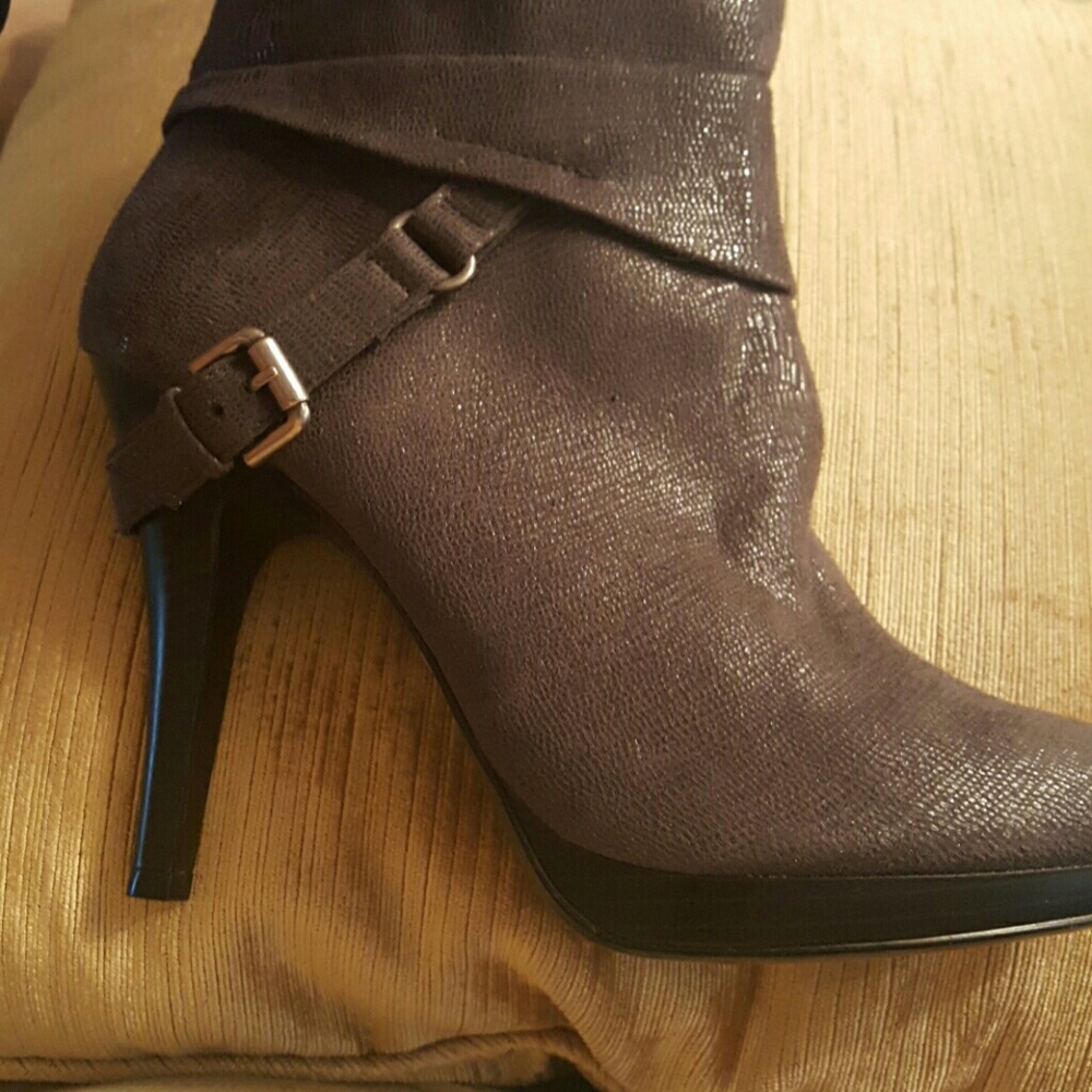Ankle boots NWOT