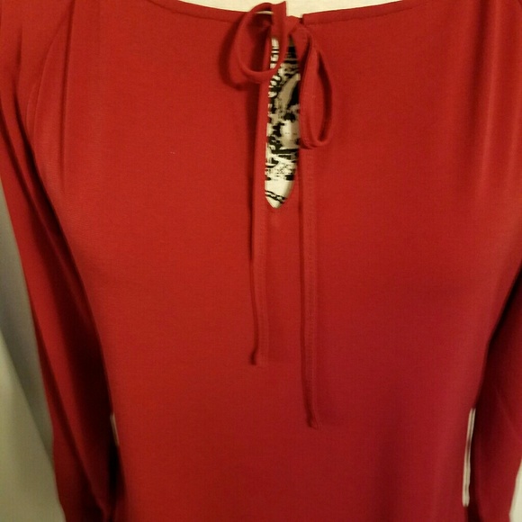 Tahari Red Blouse - Picture 4 of 6
