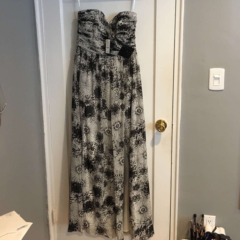 White House Black Strapless dress