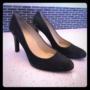Dark grey suede pumps