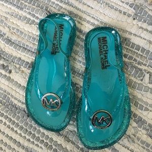 Michael kors girl shoes size 7. Brand new!!!!