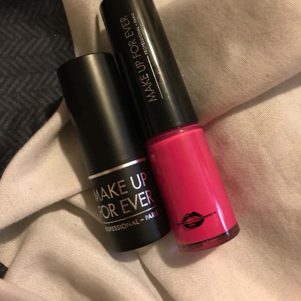 Makeup Forever travel duo set.
