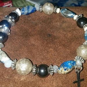 Elastic beaded bracelet