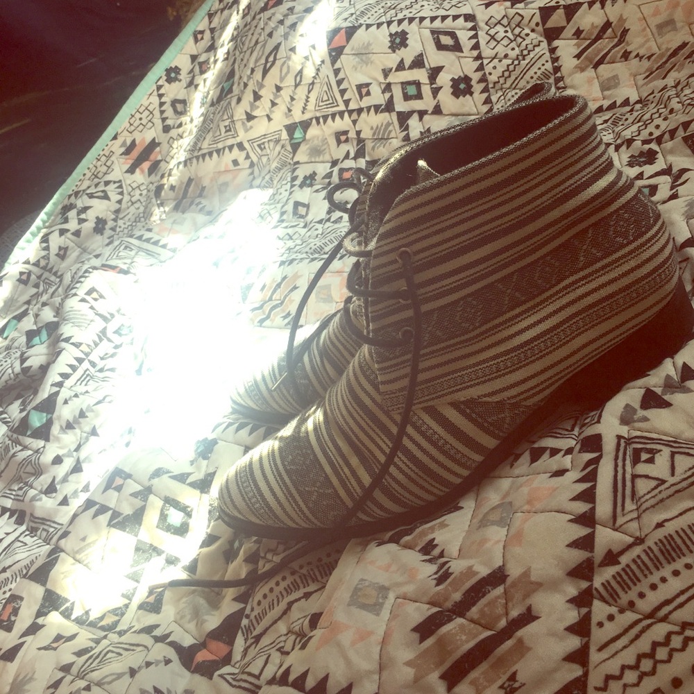 Boho boots gypsy shoe cute ankle boots.