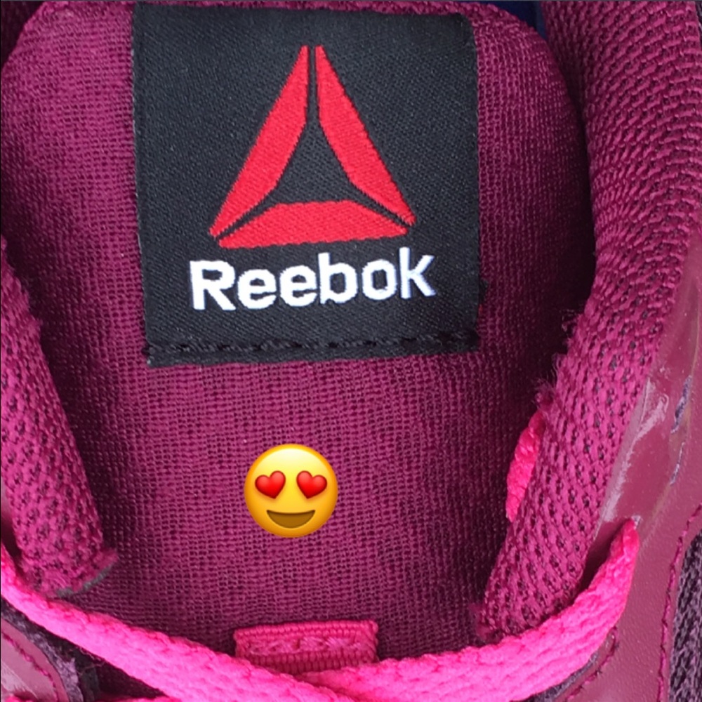 Women's New Reebok Sneaker - Picture 4 of 4