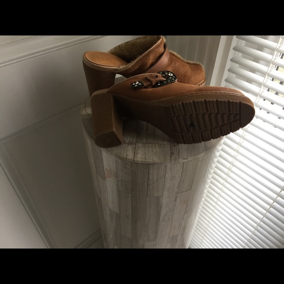 Clogs/mules. Worn once. Great condition. - Picture 3 of 3