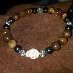 Elastic beaded bracelet