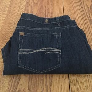 Aura by Wrangler Jeans, size 16.